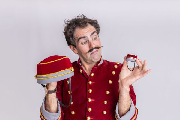 Check Out - Adrián Conde Check Out - Adrián Conde