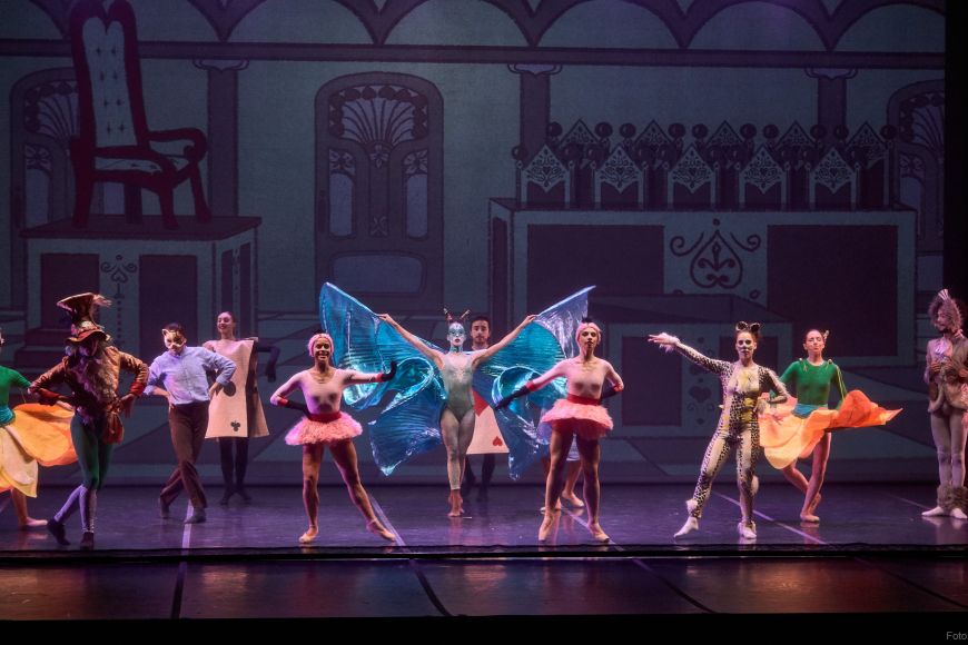 Alícia en el País de les Meravelles Alícia en el País de les Meravelles