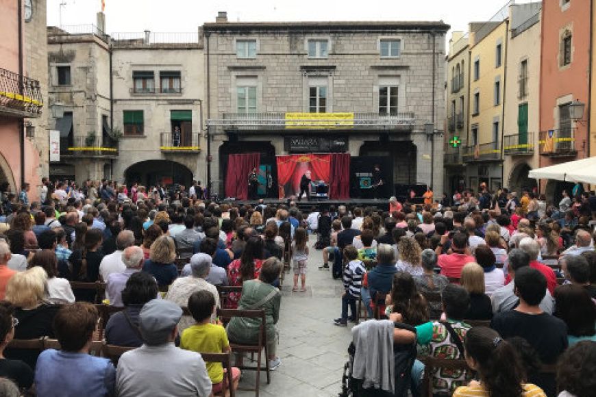FIMAG torna a convertir Torroella en epicentre i punt de trobada del món de la màgia FIMAG torna a convertir Torroella en epicentre i punt de trobada del món de la màgia